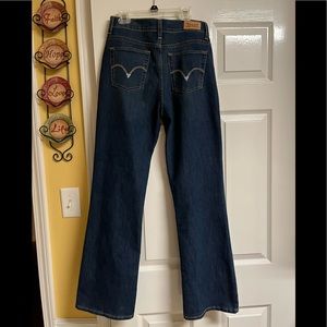 Levi Jeans perfectly slimming bootcut size 8M